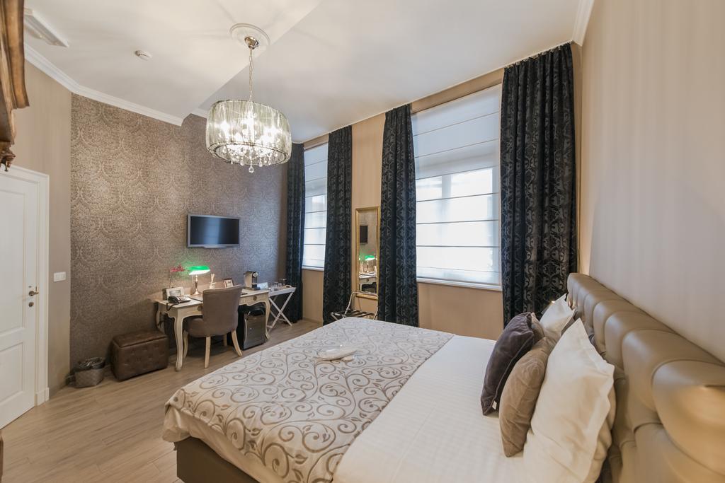 Boutique Hotel Caelus VII Tongeren Bagian luar foto