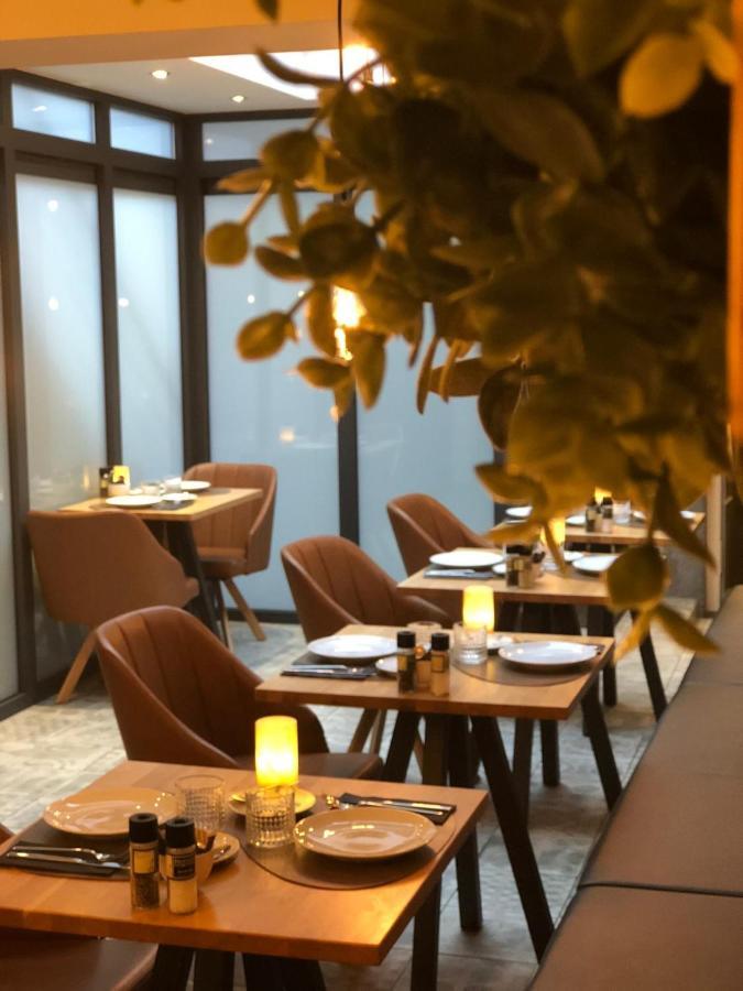Boutique Hotel Caelus VII Tongeren Bagian luar foto